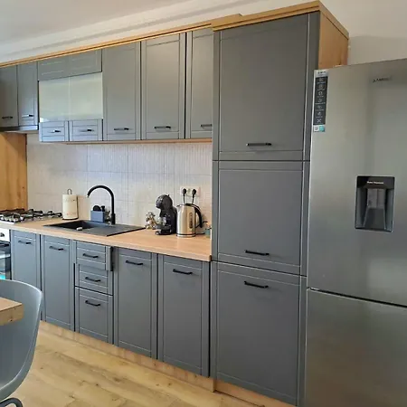 Mountain Breeze Luxury Ac & Parcare Privata Apartment *