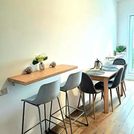 Mountain Breeze Luxury Ac & Parcare Privata Apartment *