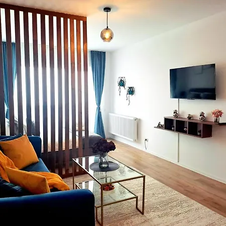 Mountain Breeze Luxury Ac & Parcare Privata Apartment *