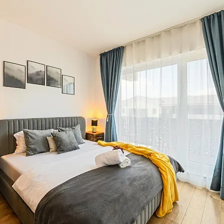 Mountain Breeze Luxury Ac & Parcare Privata *