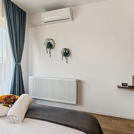 Apartment Mountain Breeze Luxury Ac & Parcare Privata