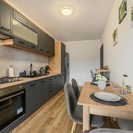 Mountain Breeze Luxury Ac & Parcare Privata *