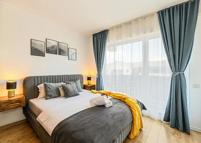 Mountain Breeze Luxury Ac & Parcare Privata *