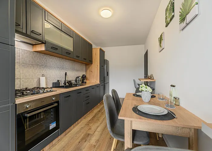 Mountain Breeze Luxury Ac & Parcare Privata *